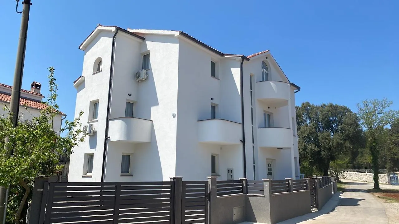 Villa Mara 풀라 아파트